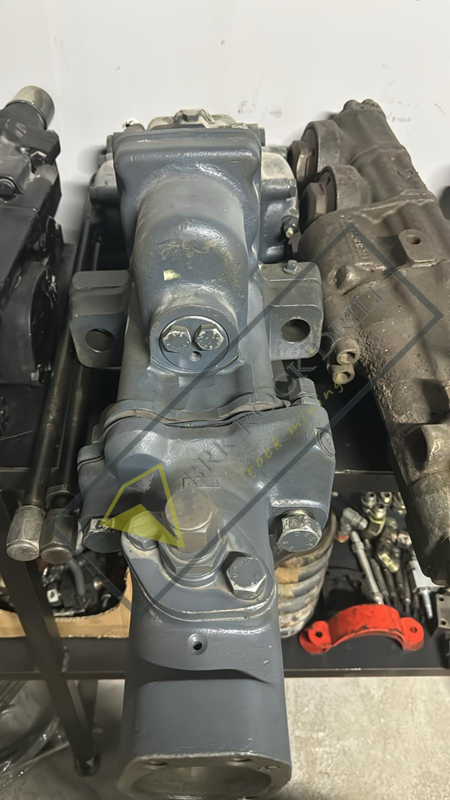 303 852 25 - GEAR HOUSING ASSY