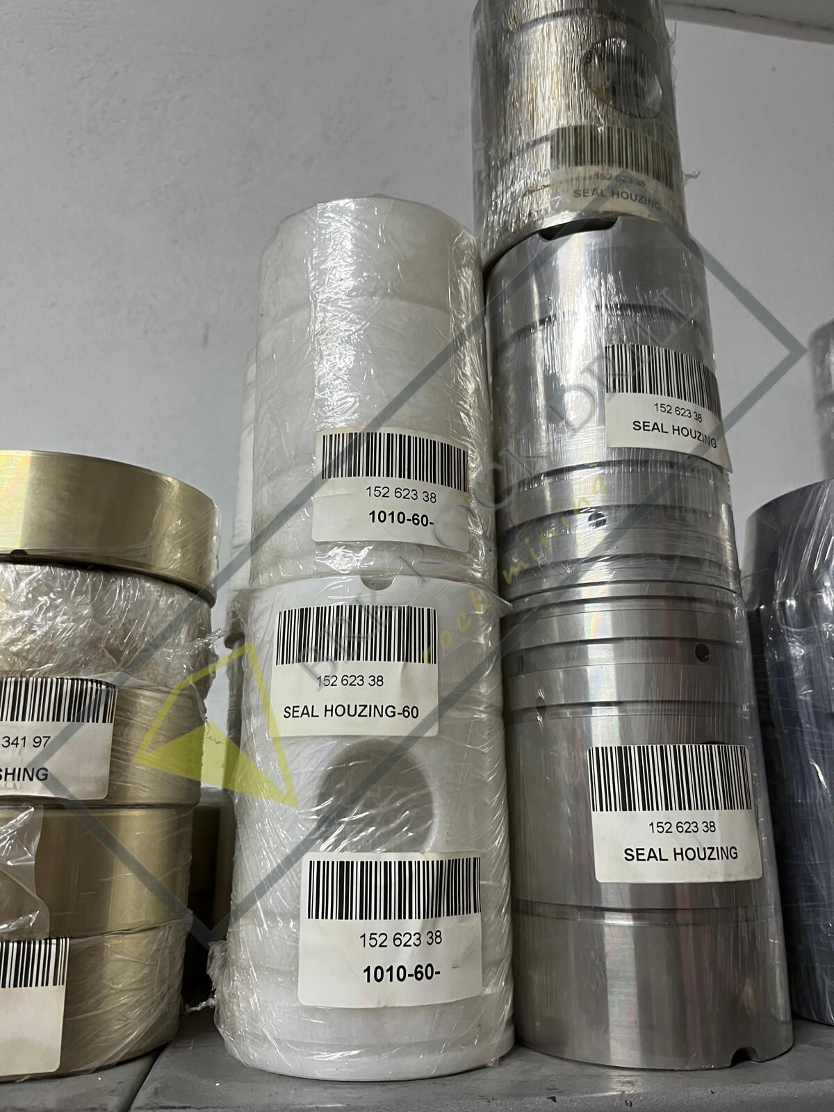 152 623 38 - SEAL HOUSING