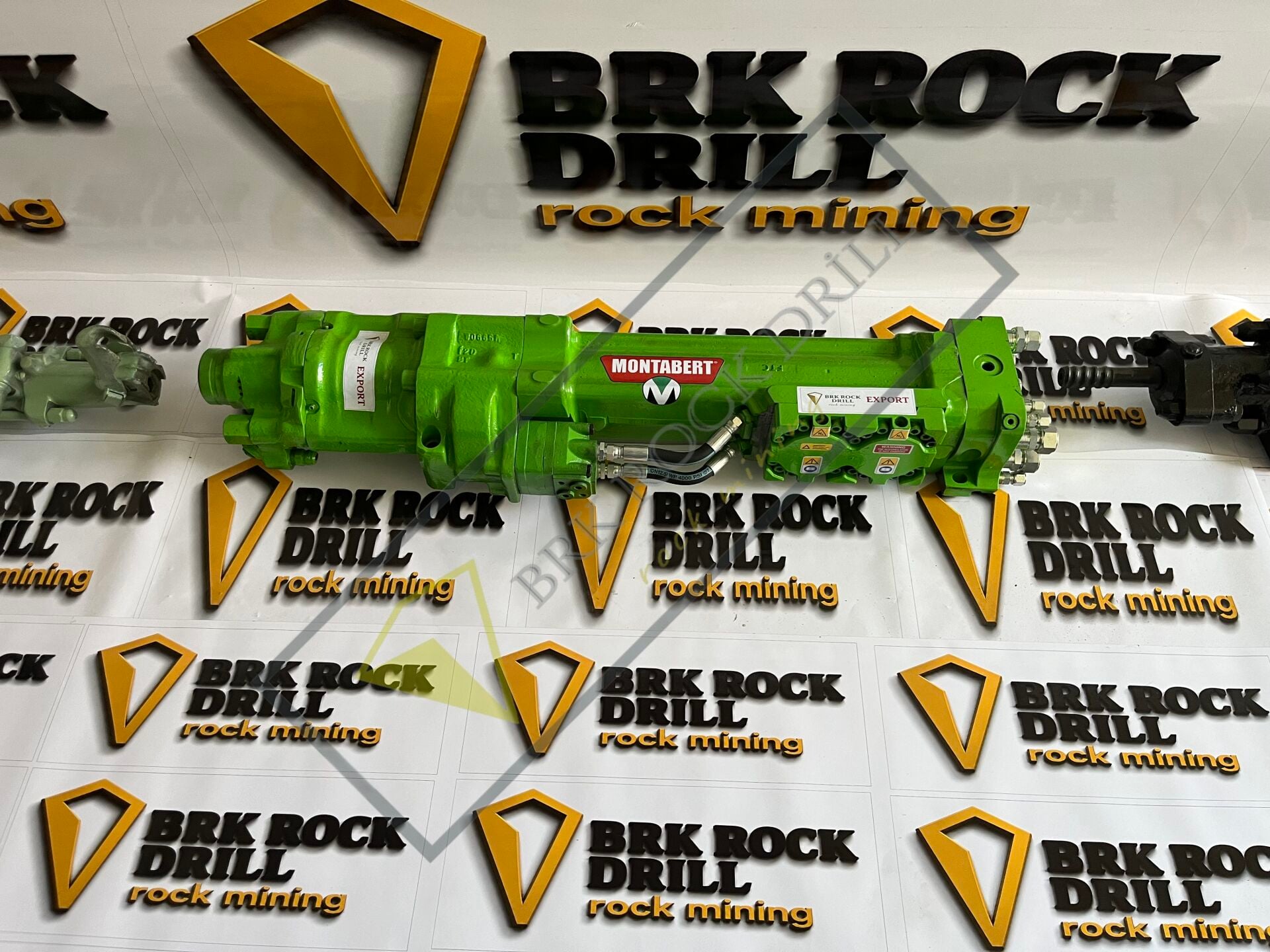 MONTABERT - HC112 - HYDRAULIC ROCK DRILL - DRIFTER